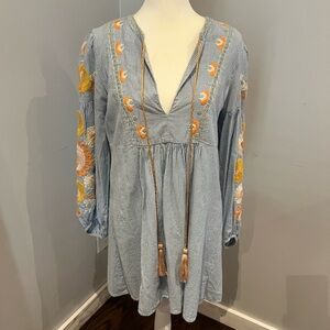 Zara Embroidered Blue Tunic Top, size M.